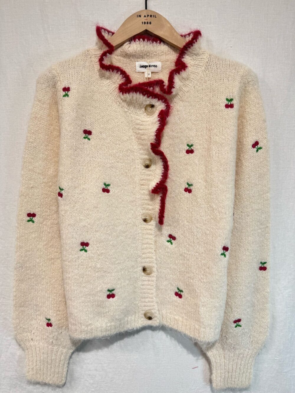 Sweter wisienki 144