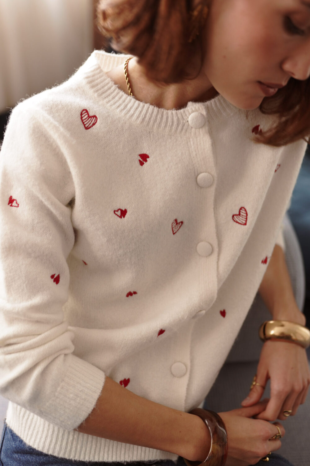 Sweter w serduszka 800