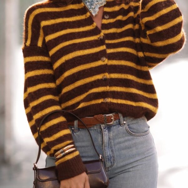 Sweter w paski